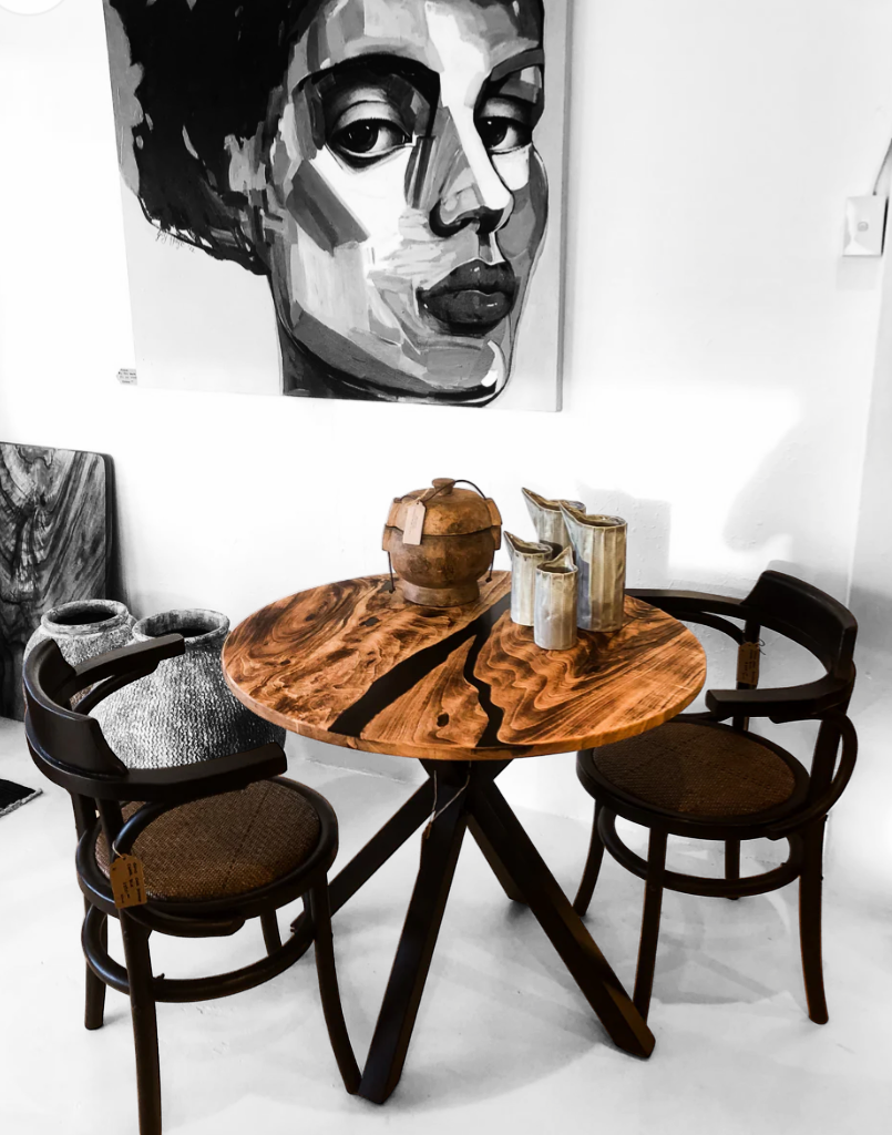 Round table