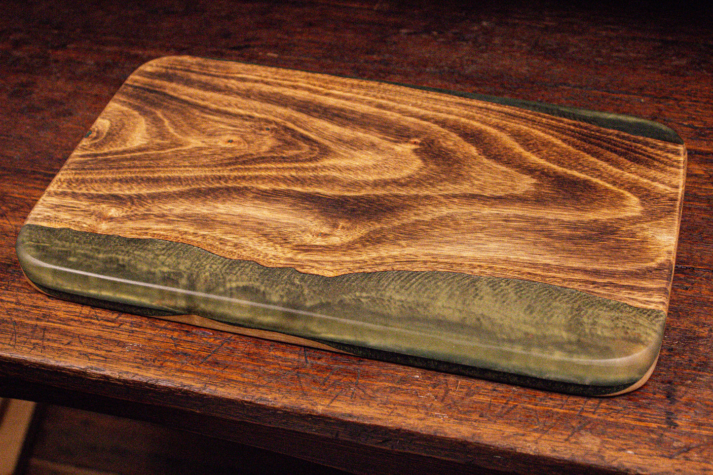 Dark Green Edge 400x240
